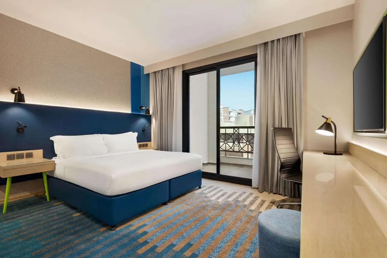 La Quinta By Wyndham Dubai Jumeirah 4*,
